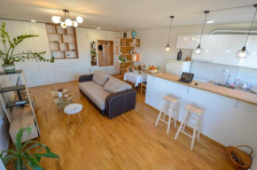 Shine24 - Spacious and bright apartment - NEW, Novi Sad